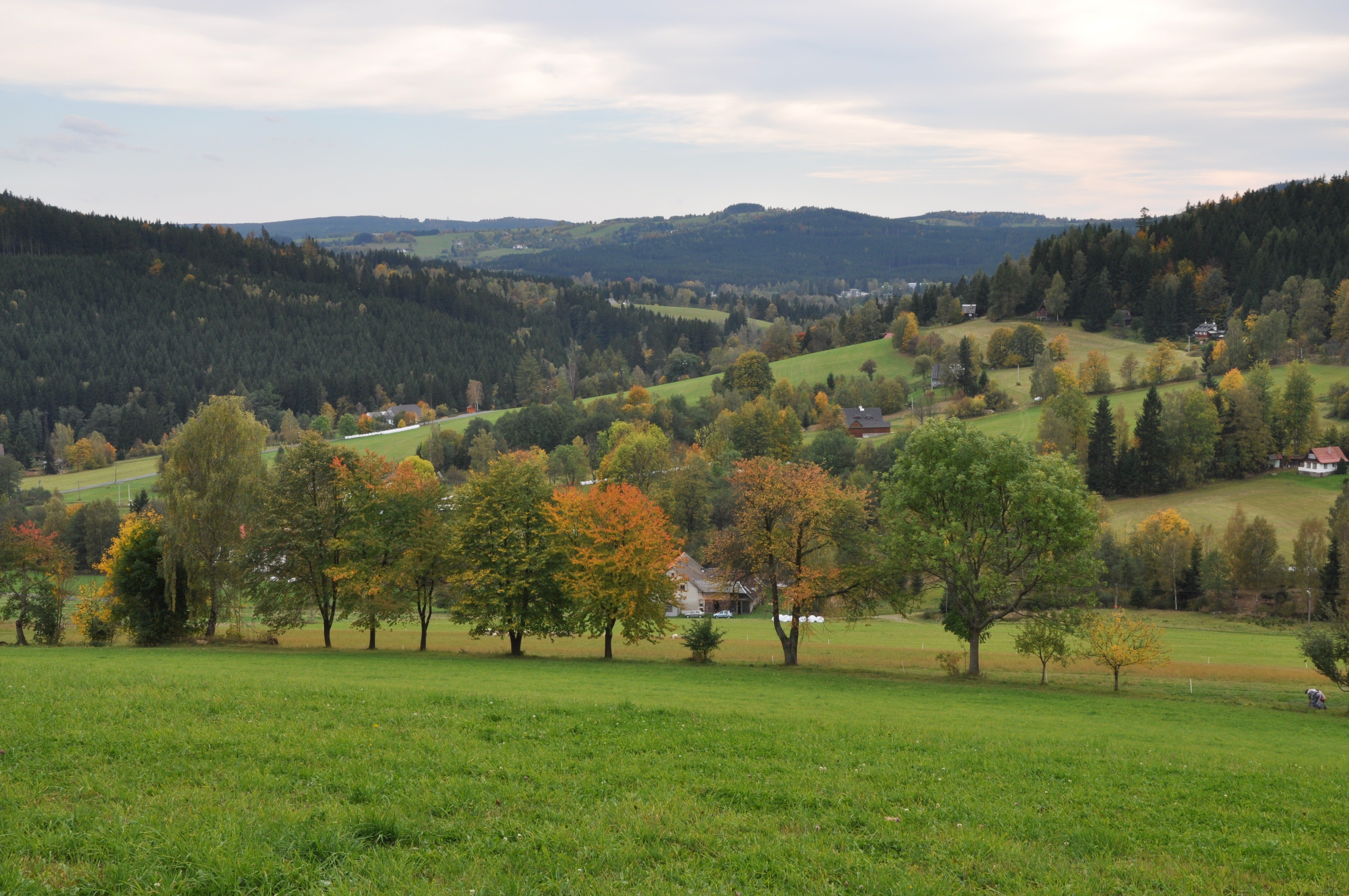 Vyhled-cestou-z-Rybenskych-pernicku-na-Breziny2012